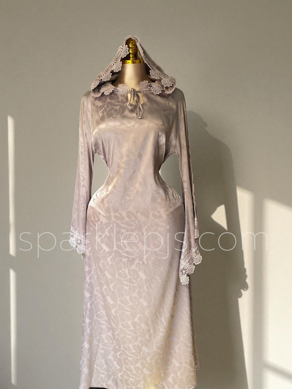 Satin Somnus Cloak