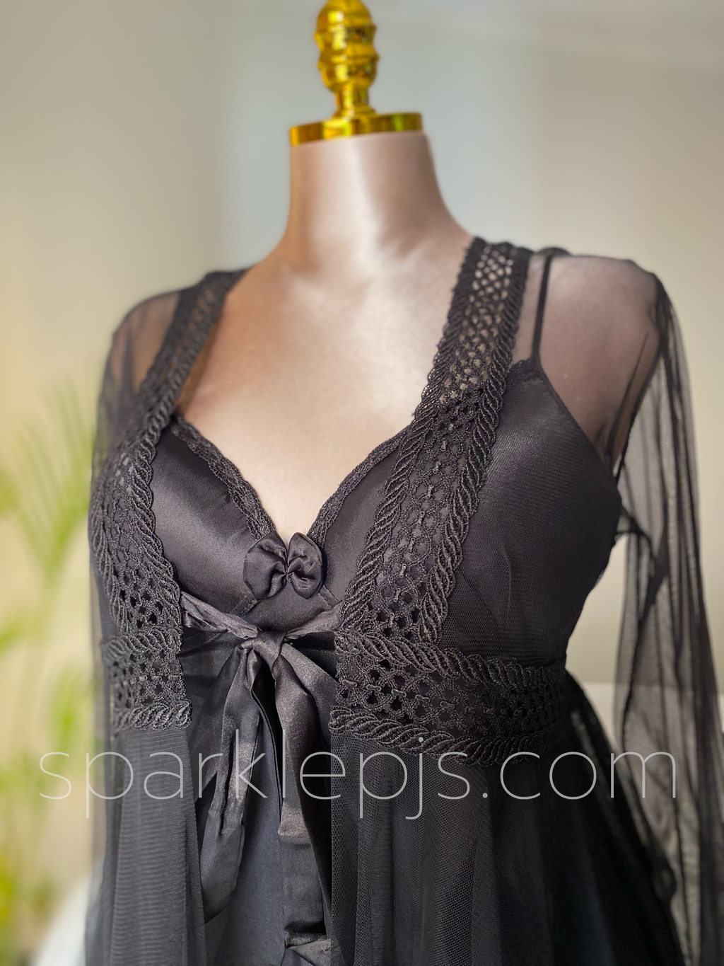 Raffia-Trimmed Dream