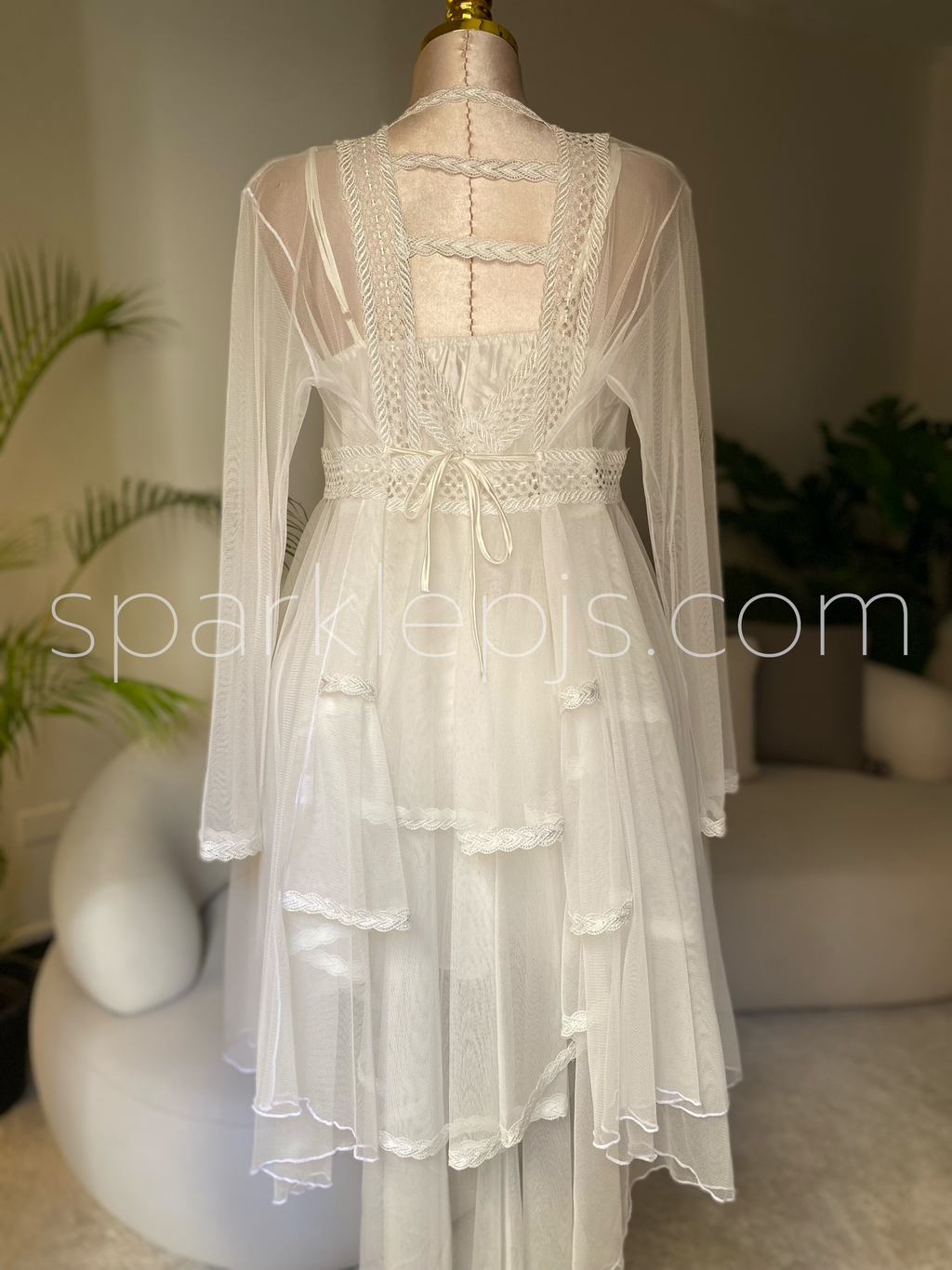 Raffia-Trimmed Dream