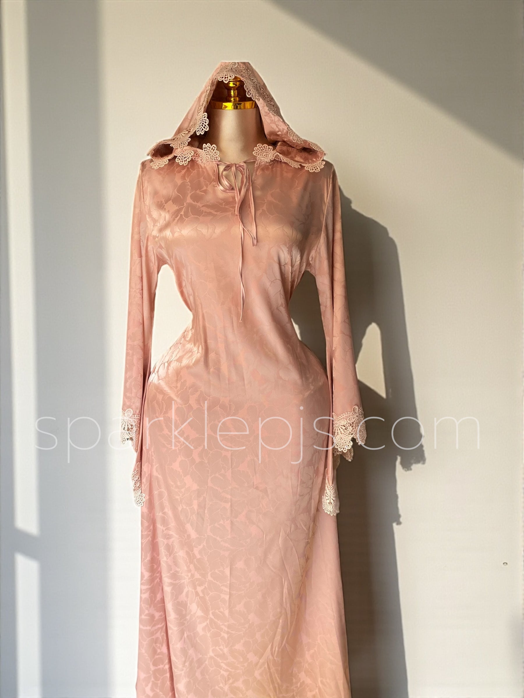 Satin Somnus Cloak