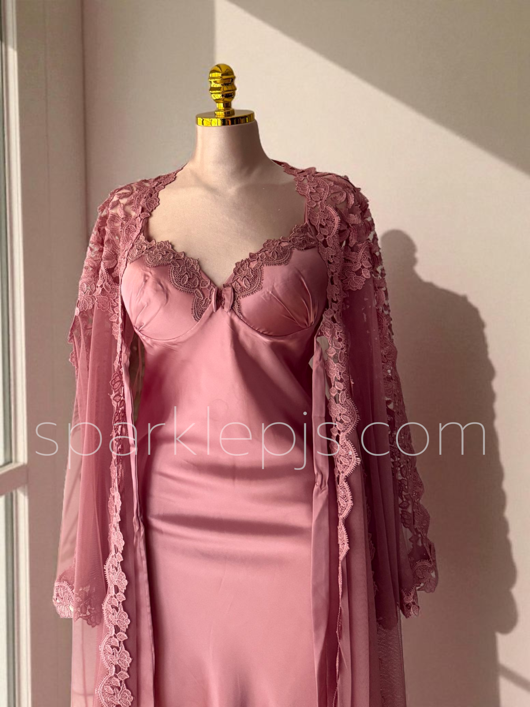 Opera Lenght Robe & Gown