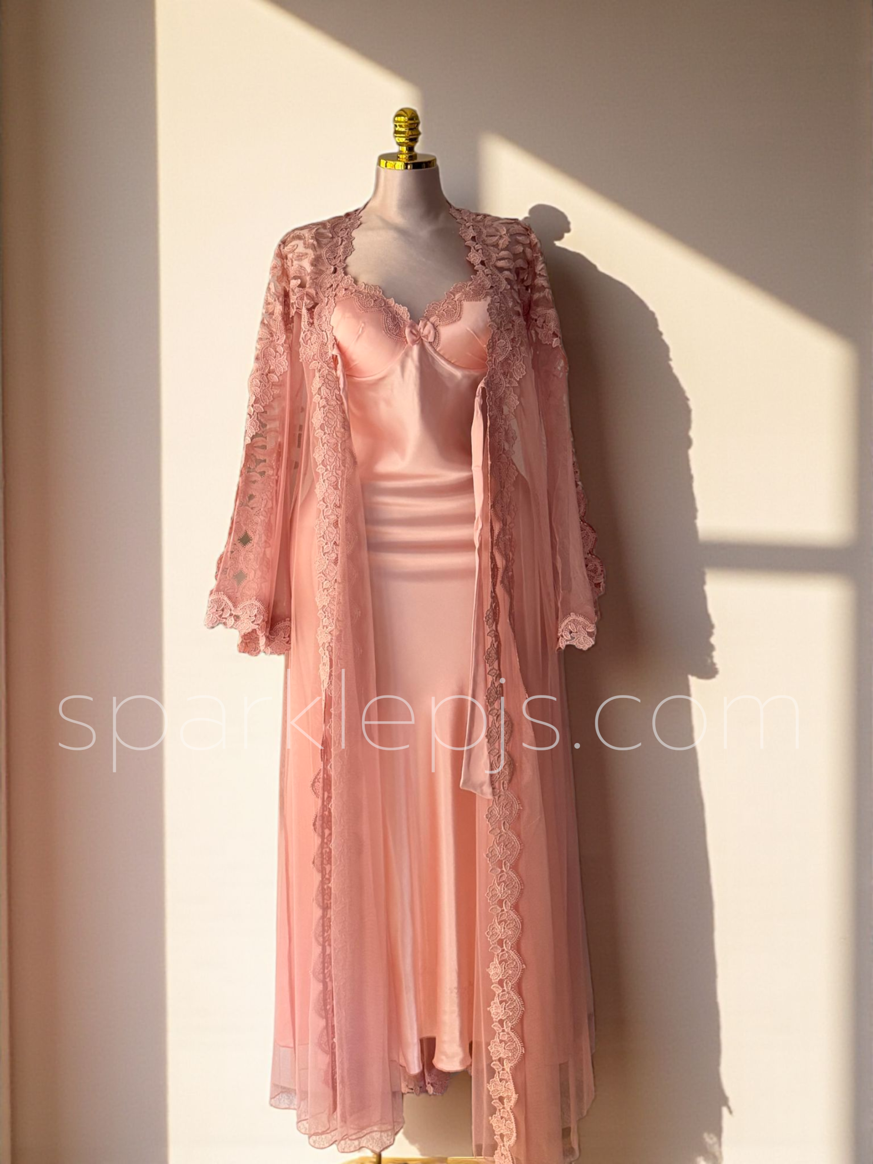 Opera Lenght Robe & Gown