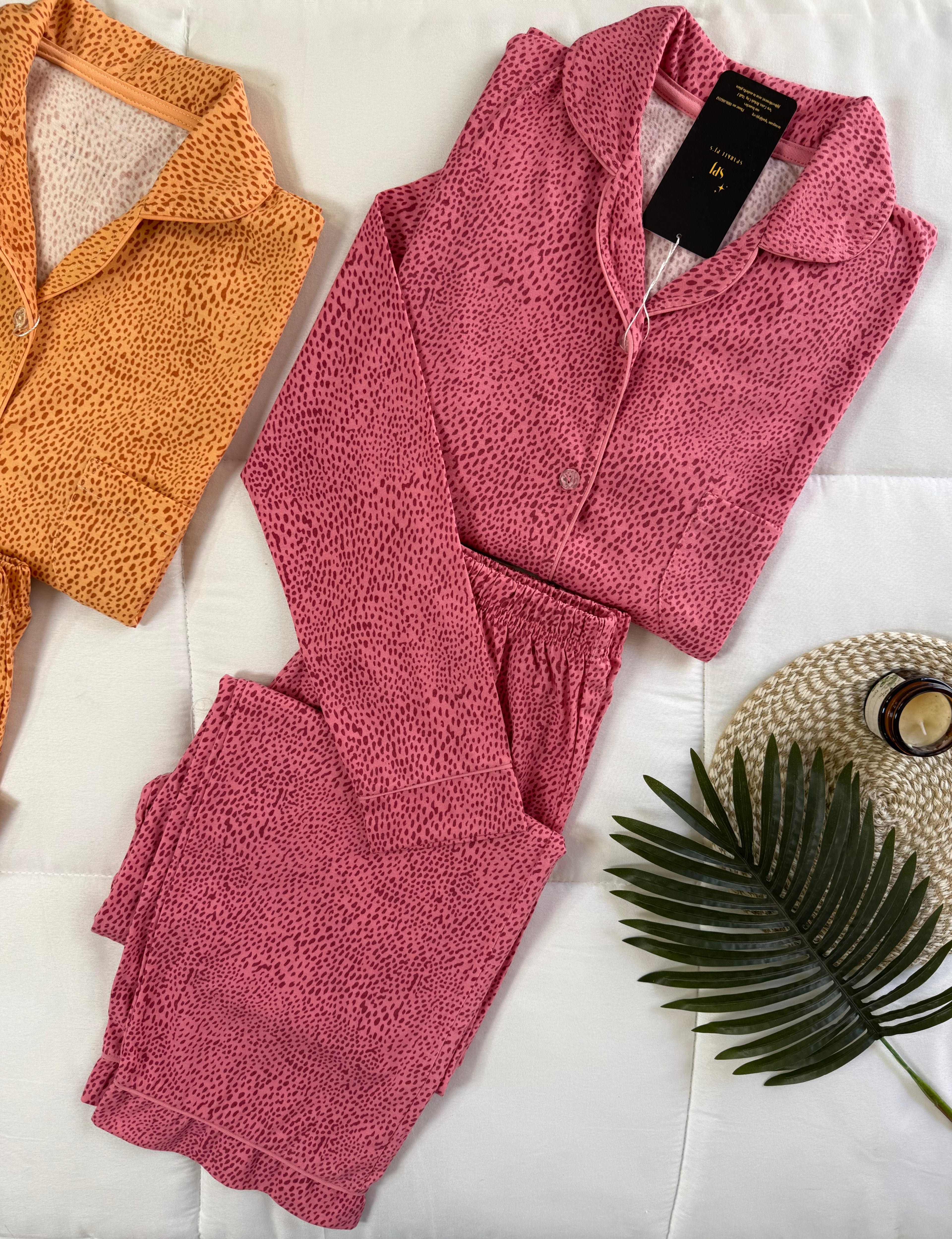 Dotted Elegance lone sleeves