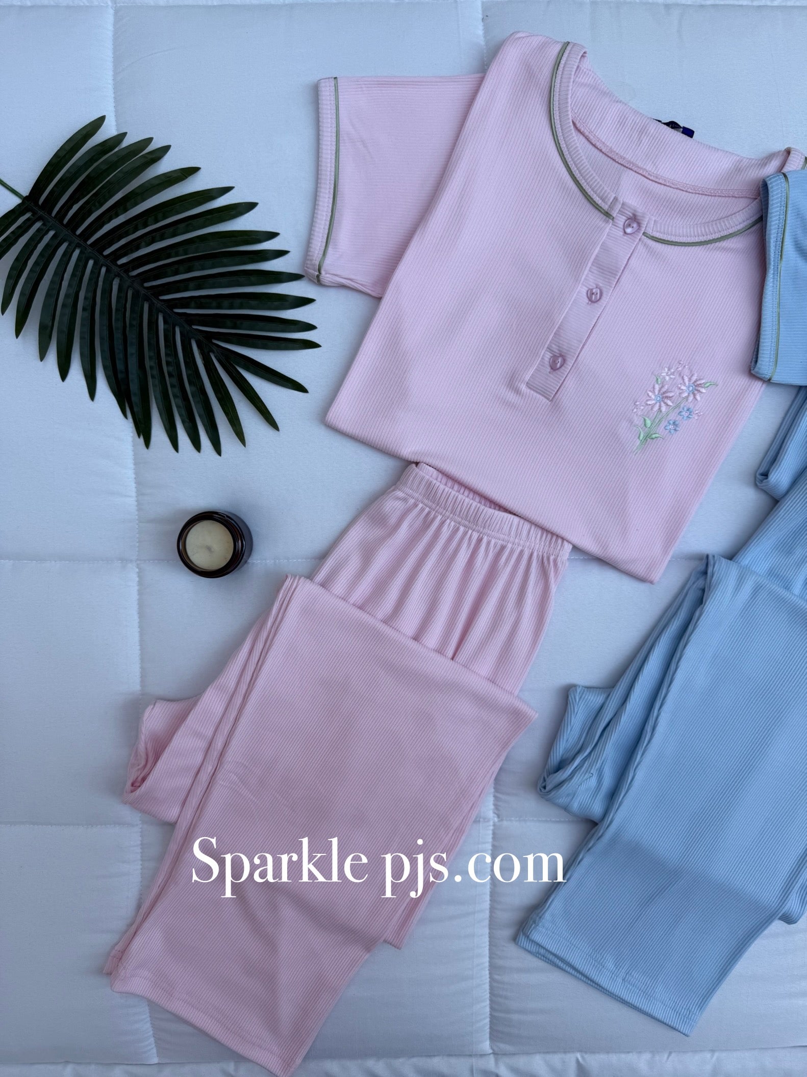 Plain pajama with flower